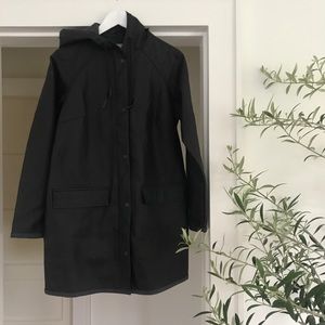 Matte Black Levi’s Trench Rain Jacket, Women’s S